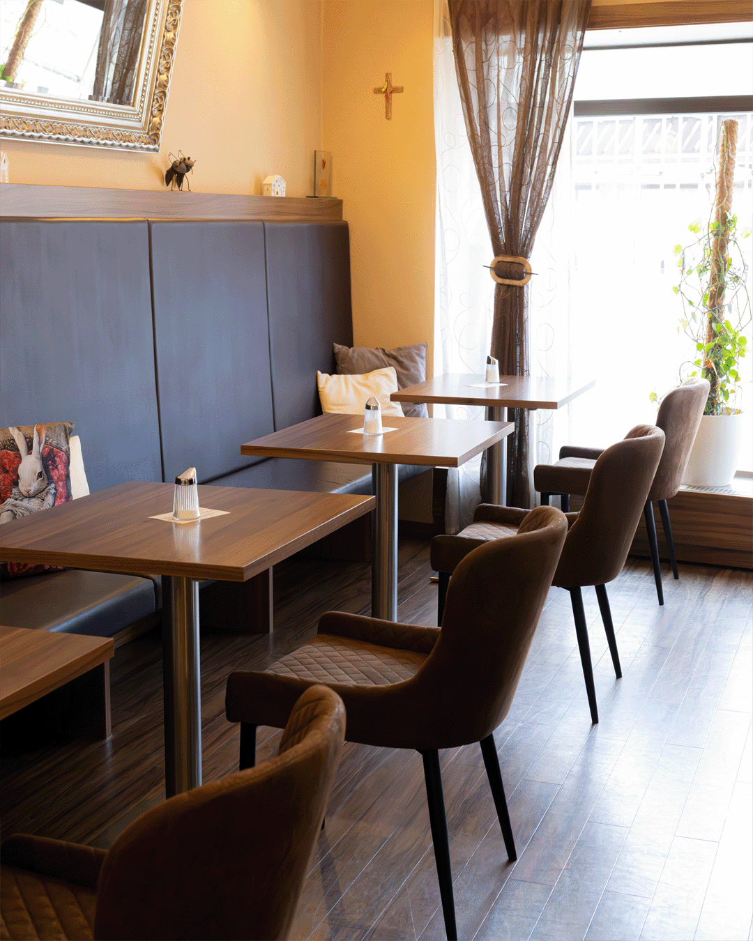 Café Central Details